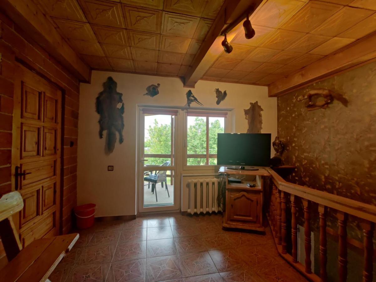 Przy Winogronie Hotel Uherce Mineralne Luaran gambar