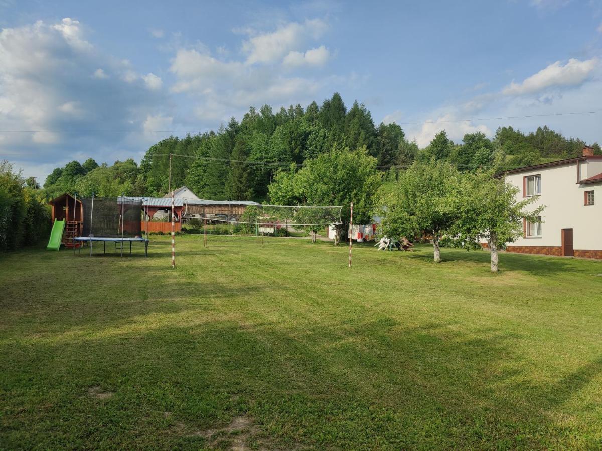 Przy Winogronie Hotel Uherce Mineralne Luaran gambar